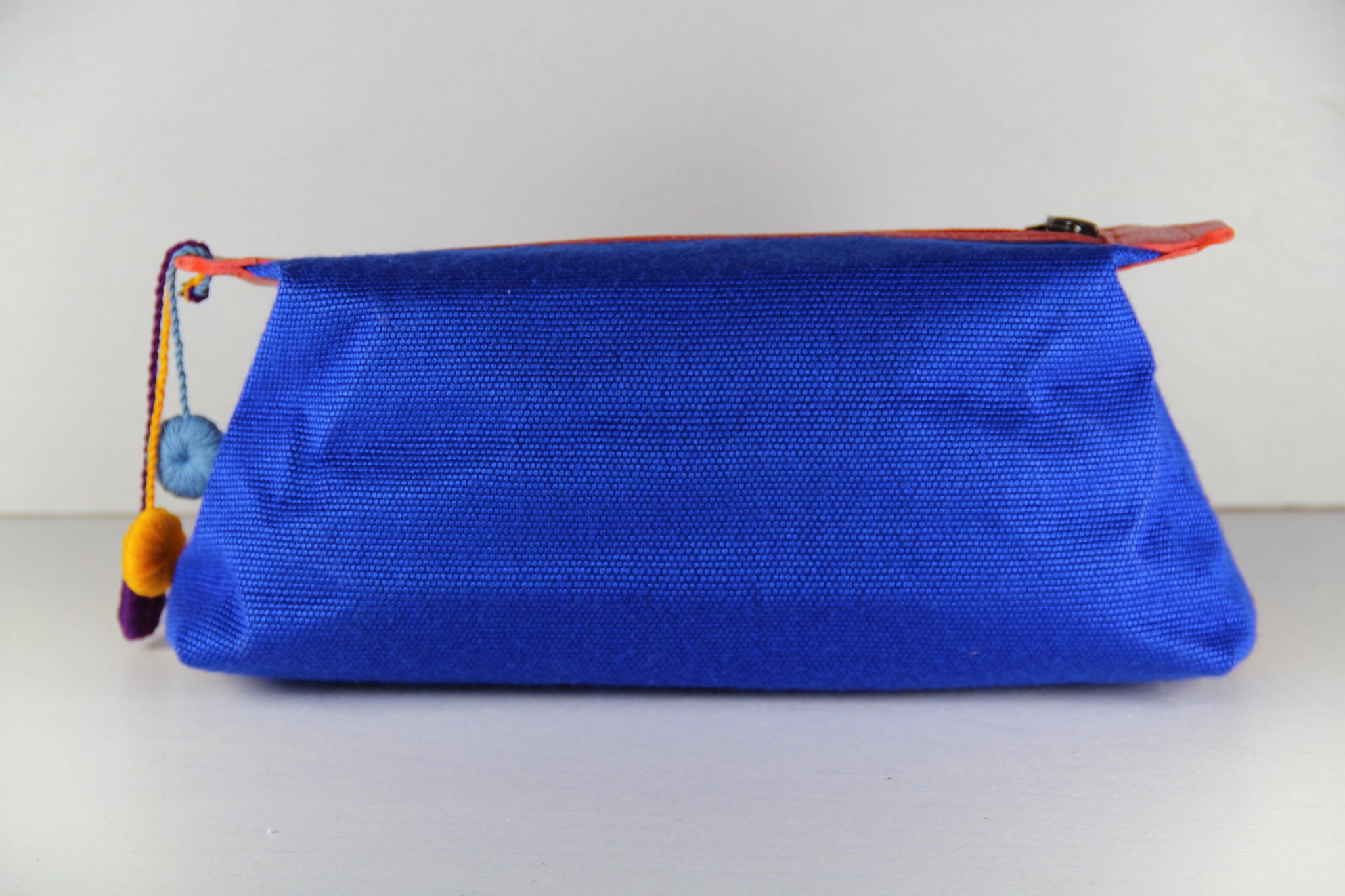 Marin Attaché